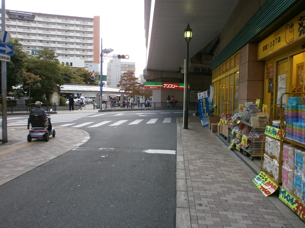 京阪寝屋川市駅から寝屋川市役所へ案内の画像