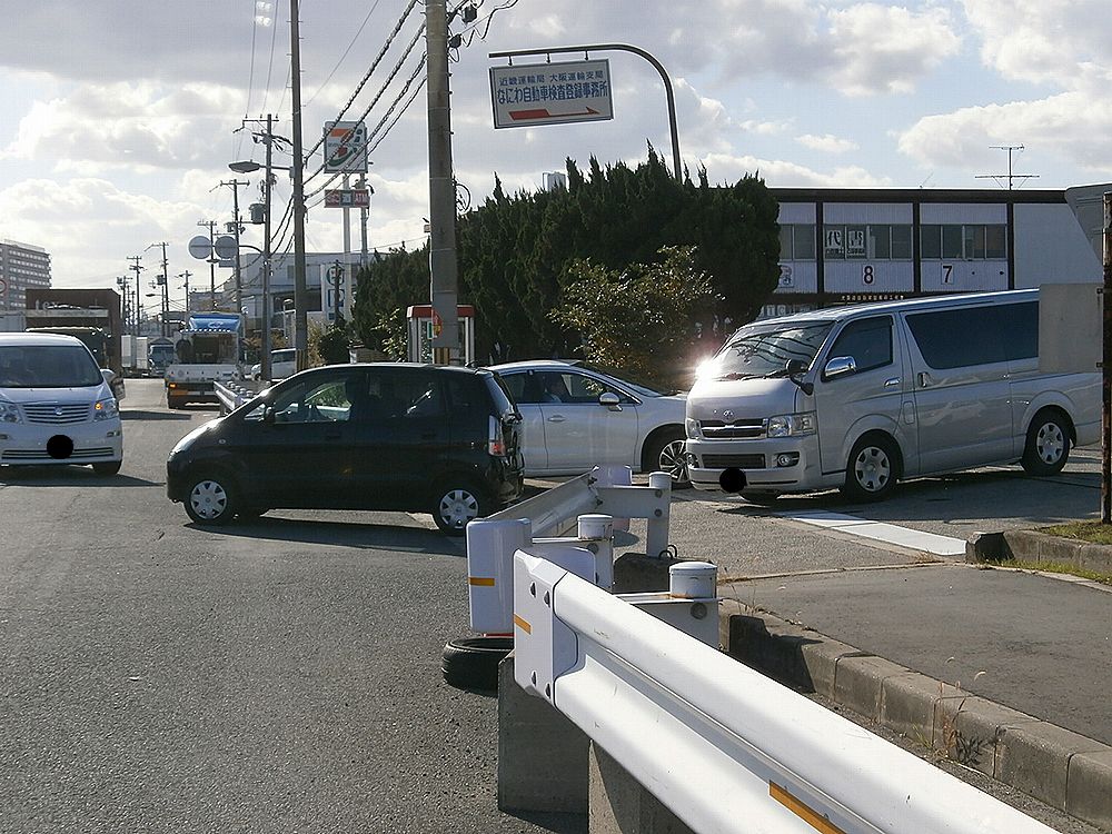 なにわ自動車検査登録事務所入り口の画像