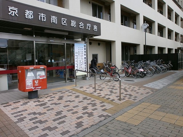 京都南区役所駐輪場
