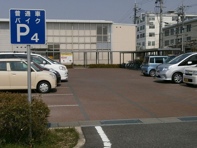 奈良運輸支局バイク、自転車置き場