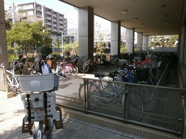 東灘区役所駐輪場