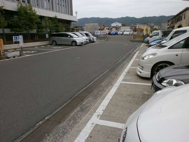 大東市役所駐車場