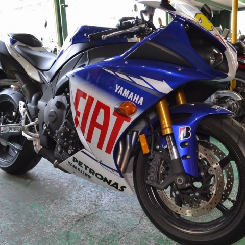 ヤマハ　ＹＺＦ　Ｒ1　外観