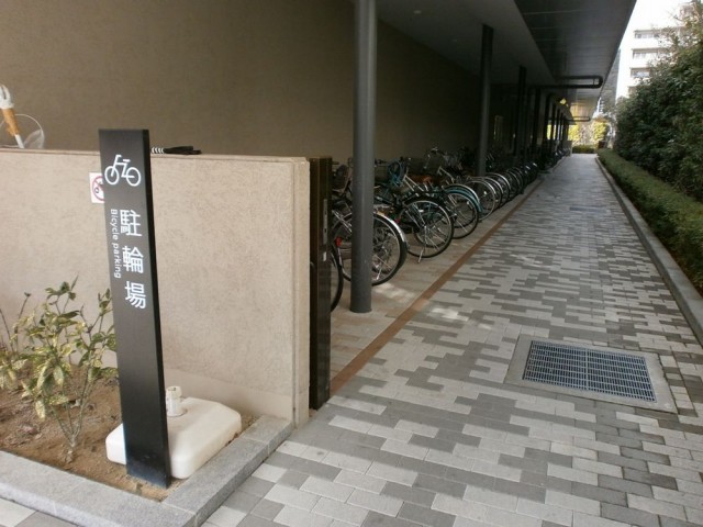 左京区役所自転車置き場