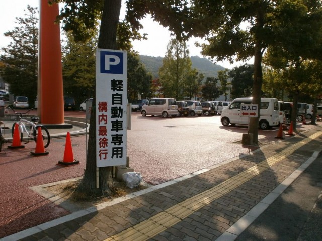 亀岡市役所軽自動車専用駐車場