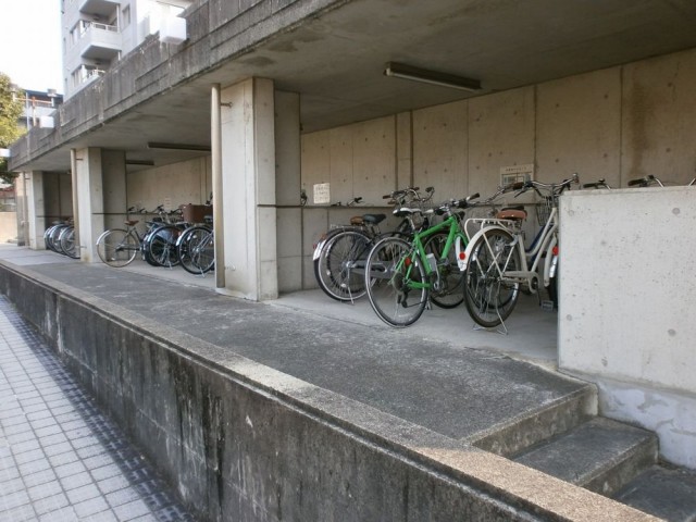 亀岡市役所自転車置場